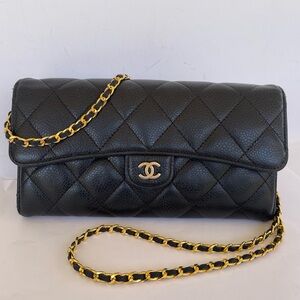 CHANEL Classic Flap Crossbody wallet with Gold Chain